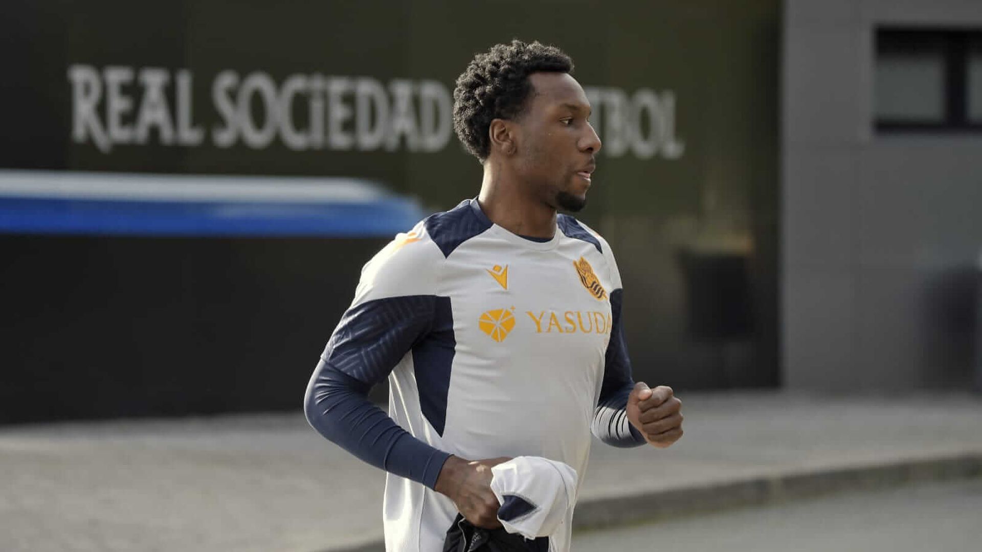 sheraldo_becker_en_un_entrenamiento_en_zubieta_foto_giovanni_batista.jpeg sheraldo_becker_en_un_entrenamiento_en_zubieta_foto_giovanni_batista.jpeg