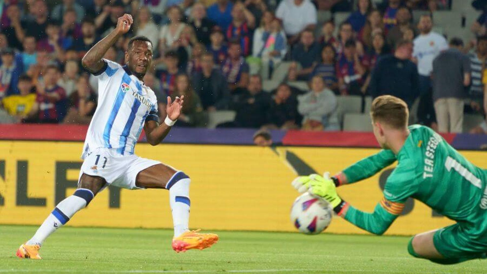 sheraldo_becker_remata_a_puerta_y_detiene_ter_stegen_foto_laliga.jpeg sheraldo_becker_remata_a_puerta_y_detiene_ter_stegen_foto_laliga.jpeg