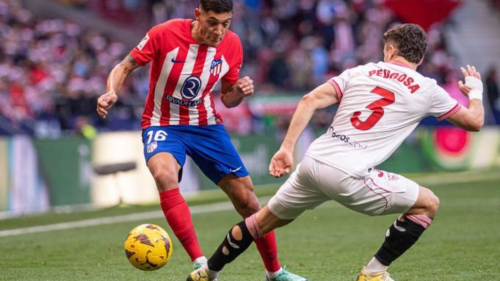 Simeone se carga a Nahuel Molina y Marcos Llorente le da la razón en 40 segundos