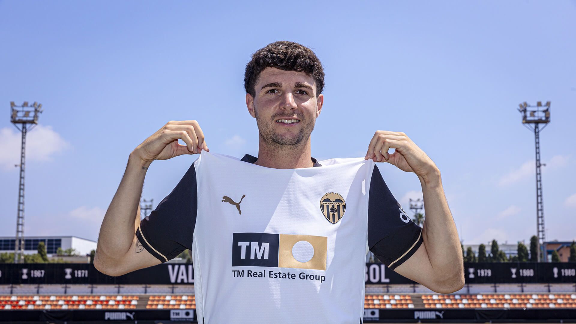 simon_luca_foto_valencia_cf_001.jpg simon_luca_foto_valencia_cf_001.jpg