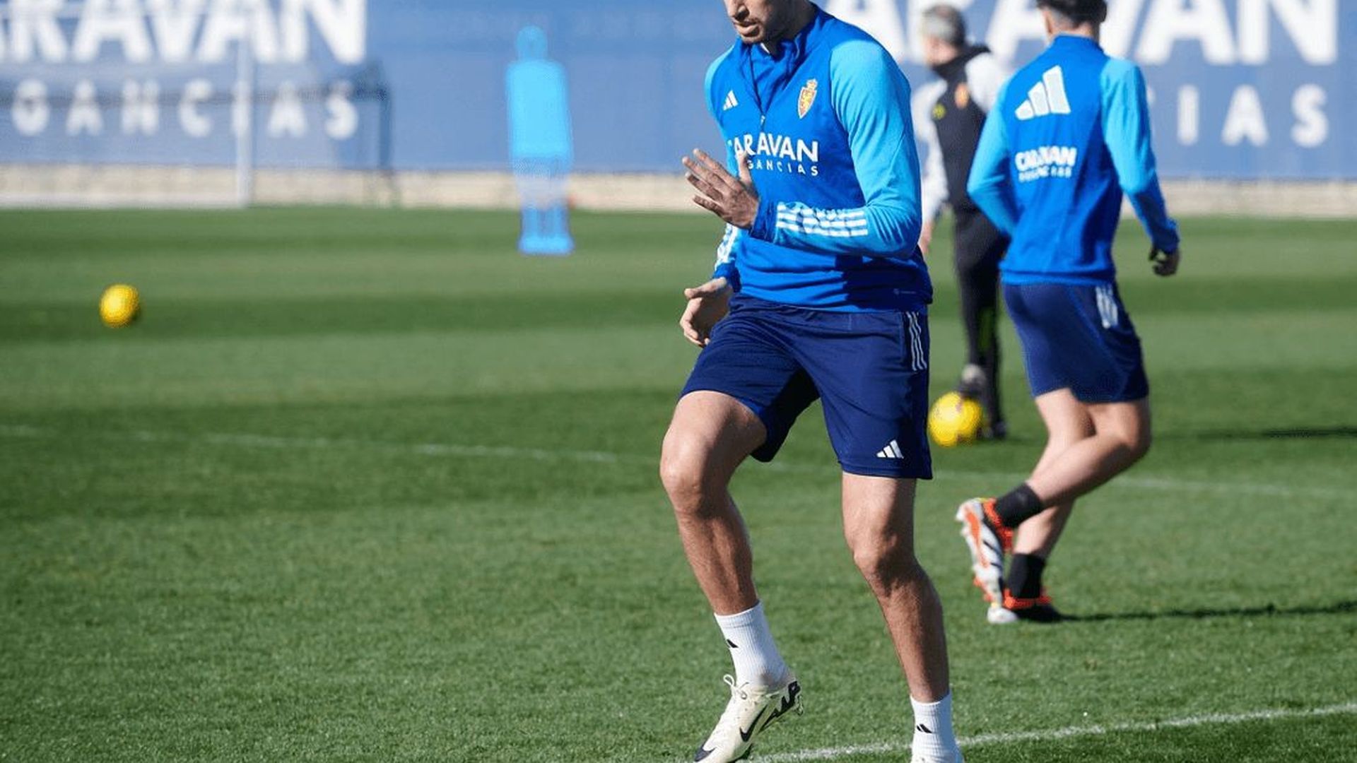 sinan_bakis_durante_un_entrenamiento_del_real_zaragoza_foto_zgz_001.png sinan_bakis_durante_un_entrenamiento_del_real_zaragoza_foto_zgz_001.png