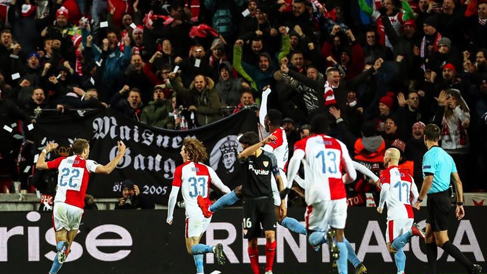 slavia_celebra_ante_el_sevilla.jpg