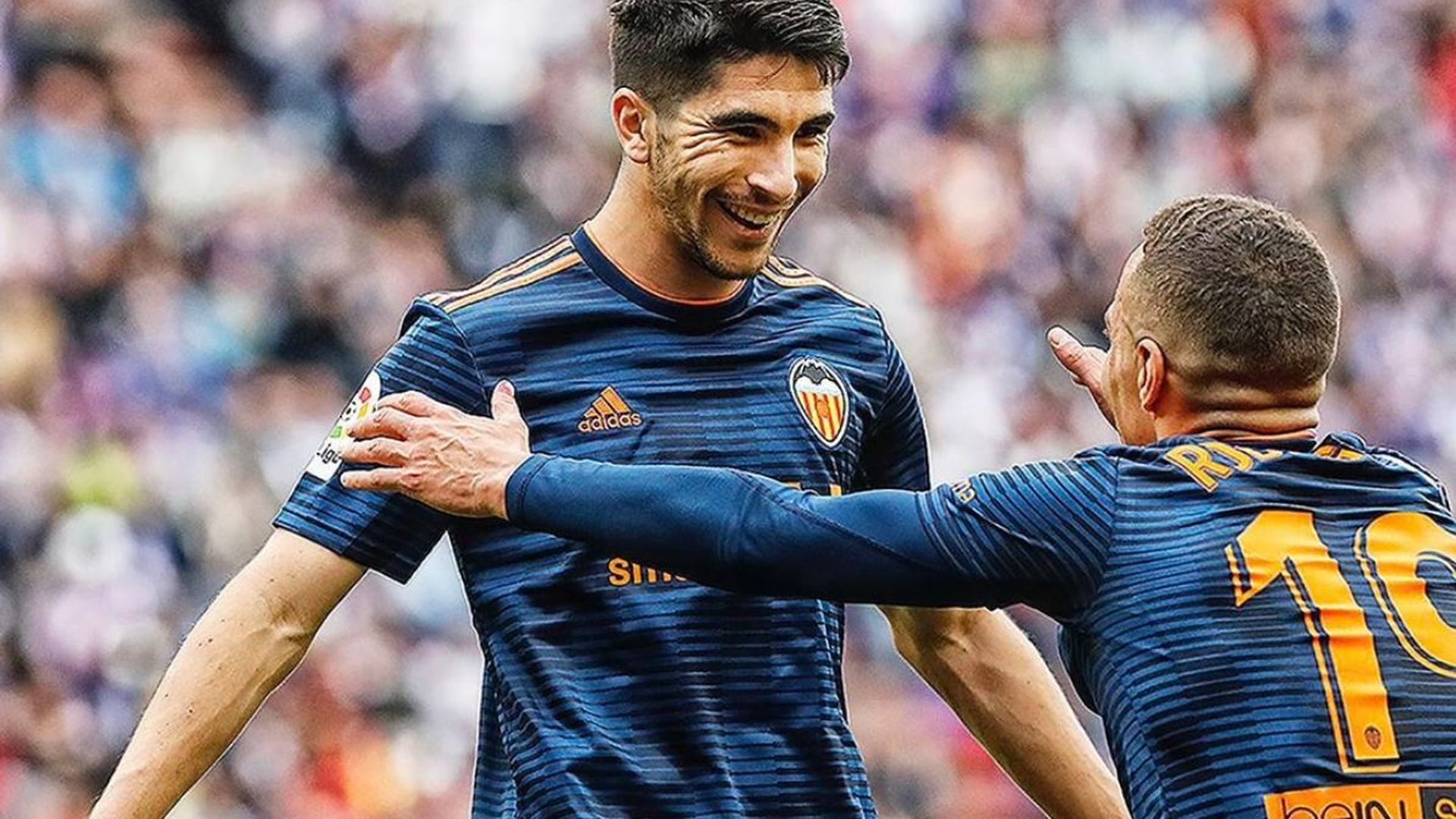 soler_y_rodrigo_celebran_un_gol_foto_valencia_cf_001.png