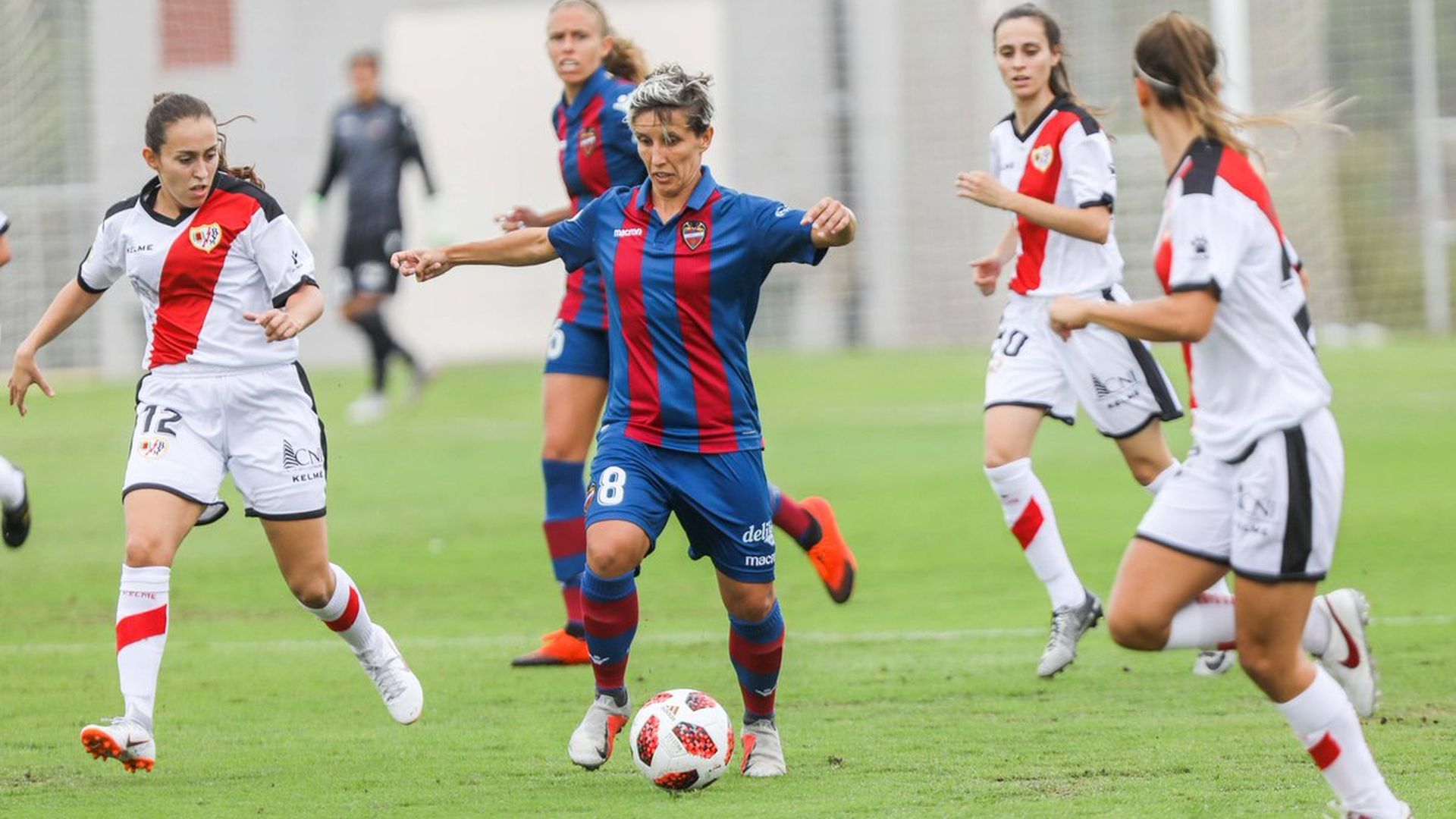 sonia_bermudez_levante_femenino_rayo_2jpg_001.jpg