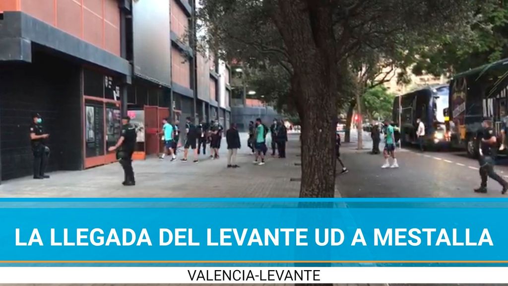 La llegada del Levante UD a Mestalla