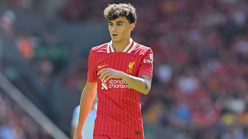 El Barça se cae de la carrera por Stefan Bajcetic para suplir a Marc Bernal