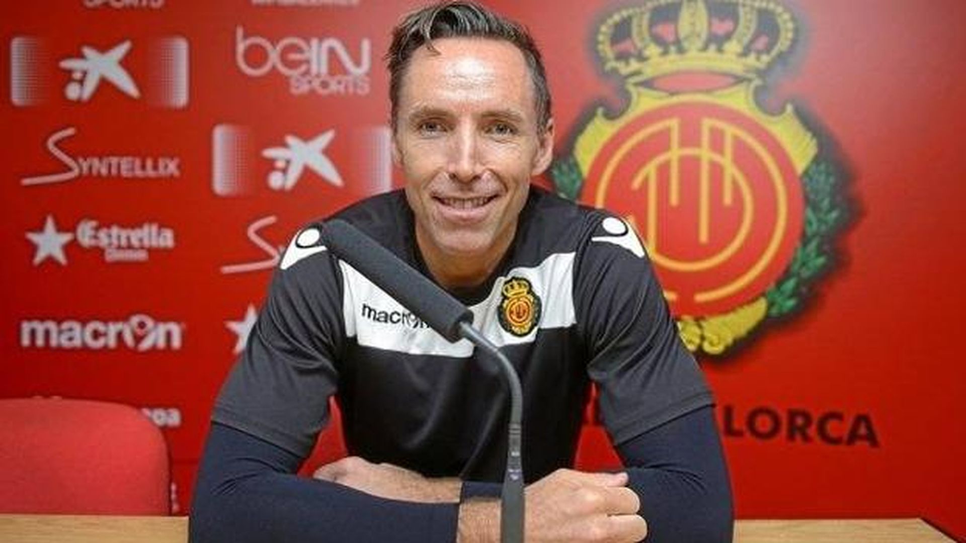 steve_nash_en_una_comparecencia_con_el_mallorca__001.jpg