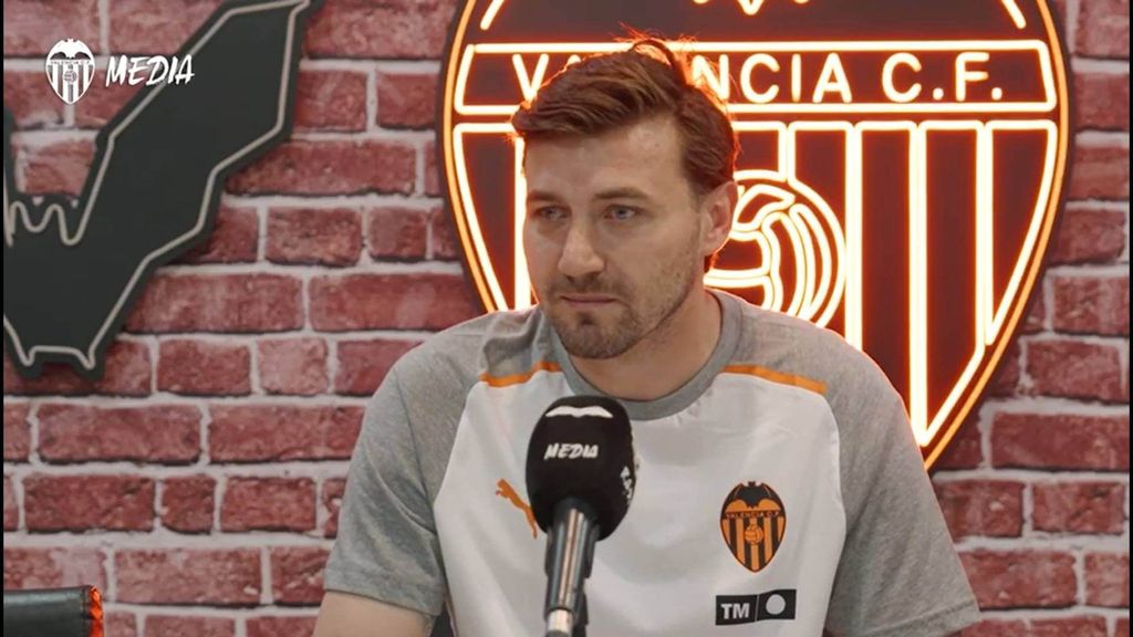 Stole Dimitrievski ya habla como jugador del Valencia CF