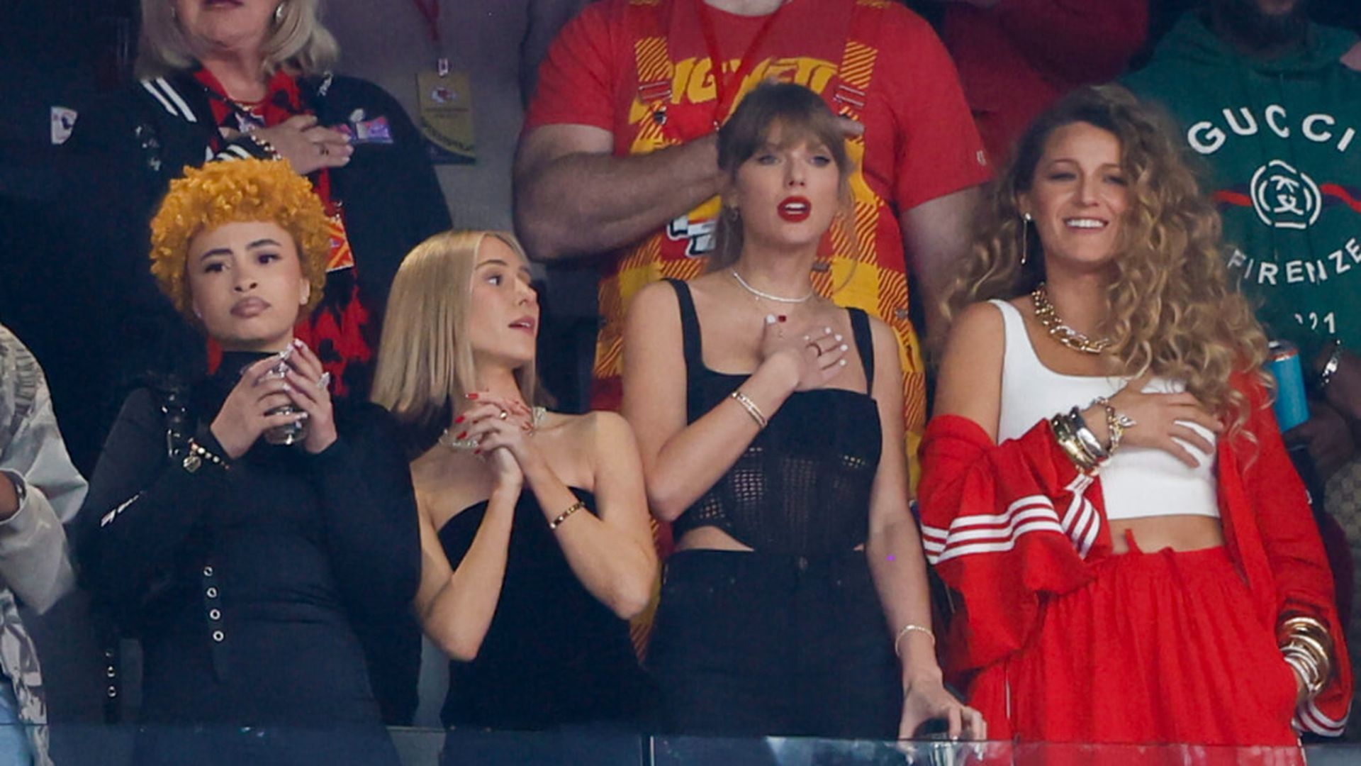taylor_swift_y_sus_acompanantes_en_la_super_bowl_2024_cordon_press.jpg