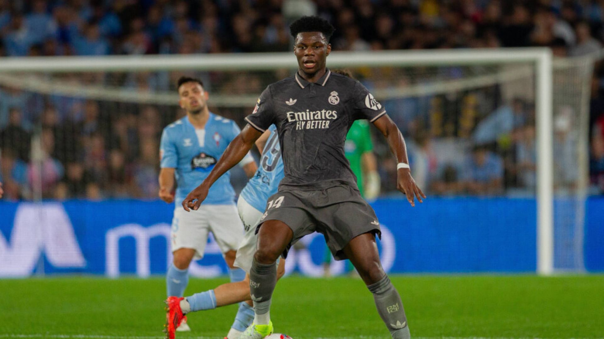 tchouamenijpg_001.jpg tchouamenijpg_001.jpg