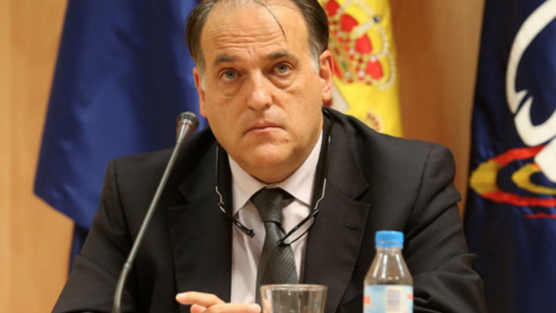 tebas_Serio.jpg