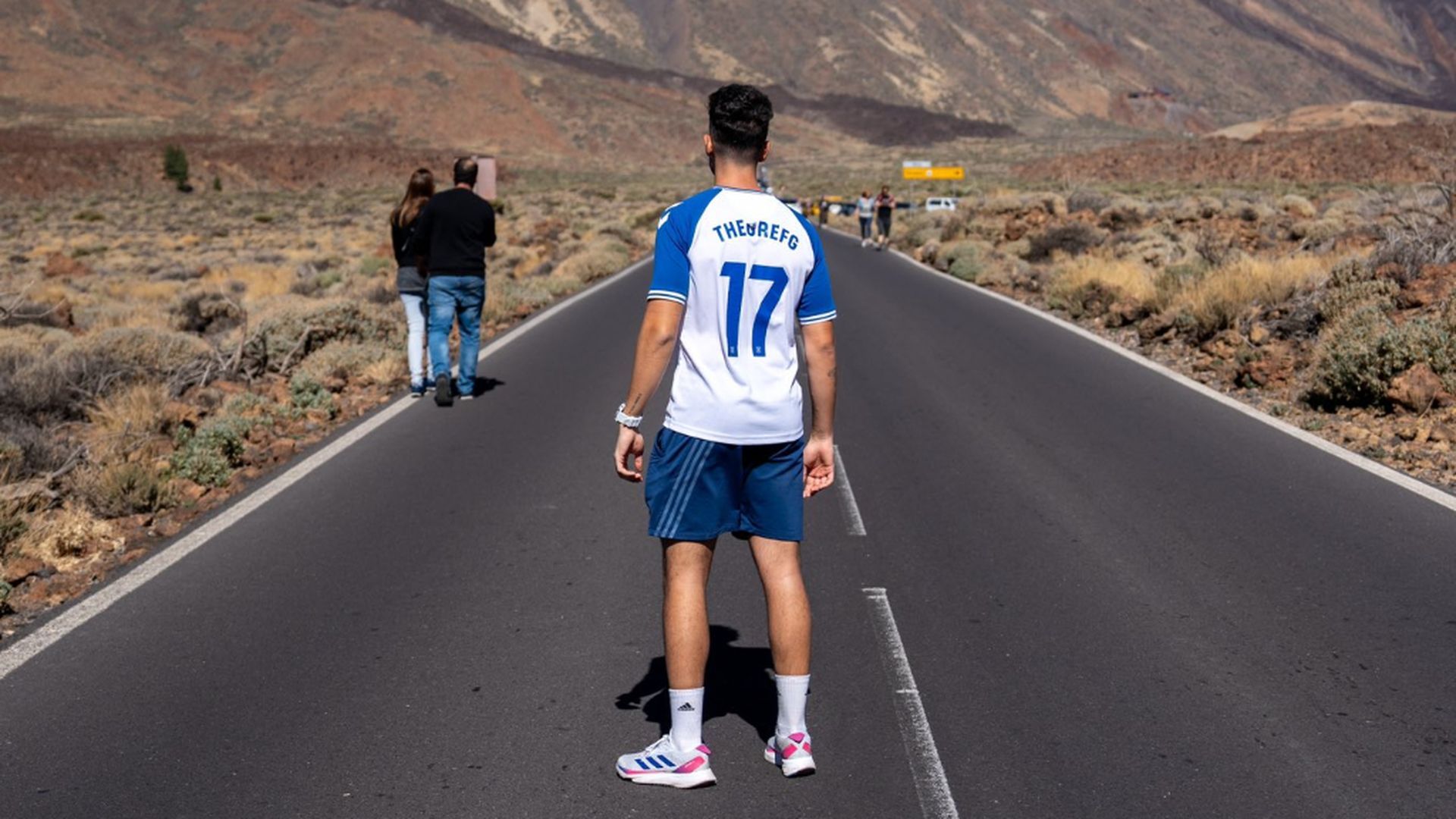 thegrefg_con_la_camiseta_del_cd_tenerife_a_los_pies_del_teide_fuente__thegrefg.jpg thegrefg_con_la_camiseta_del_cd_tenerife_a_los_pies_del_teide_fuente__thegrefg.jpg