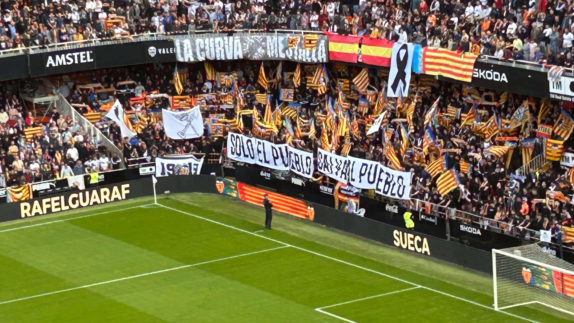 tifo_y_senyera_en_mestalla__003.jpeg tifo_y_senyera_en_mestalla__003.jpeg