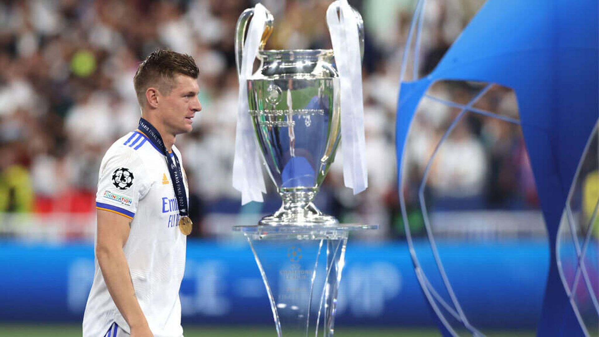 toni_kroos_tras_conseguir_el_real_madrid_la_ultima_championsjpg.jpg toni_kroos_tras_conseguir_el_real_madrid_la_ultima_championsjpg.jpg