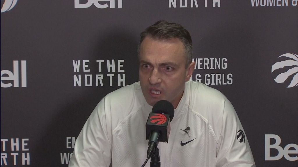 Tremendo enfado de Rajakovic después de perder contra los Lakers: "¡Es una mierda!"