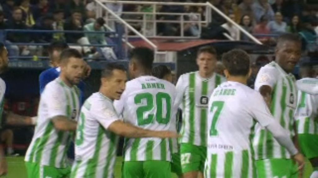 El espectacular inicio de partido del Betis frente al Hernán Cortés en la Copa del Rey: tres goles en diez minutos (Rodri, Willian José y Luiz Henrique)