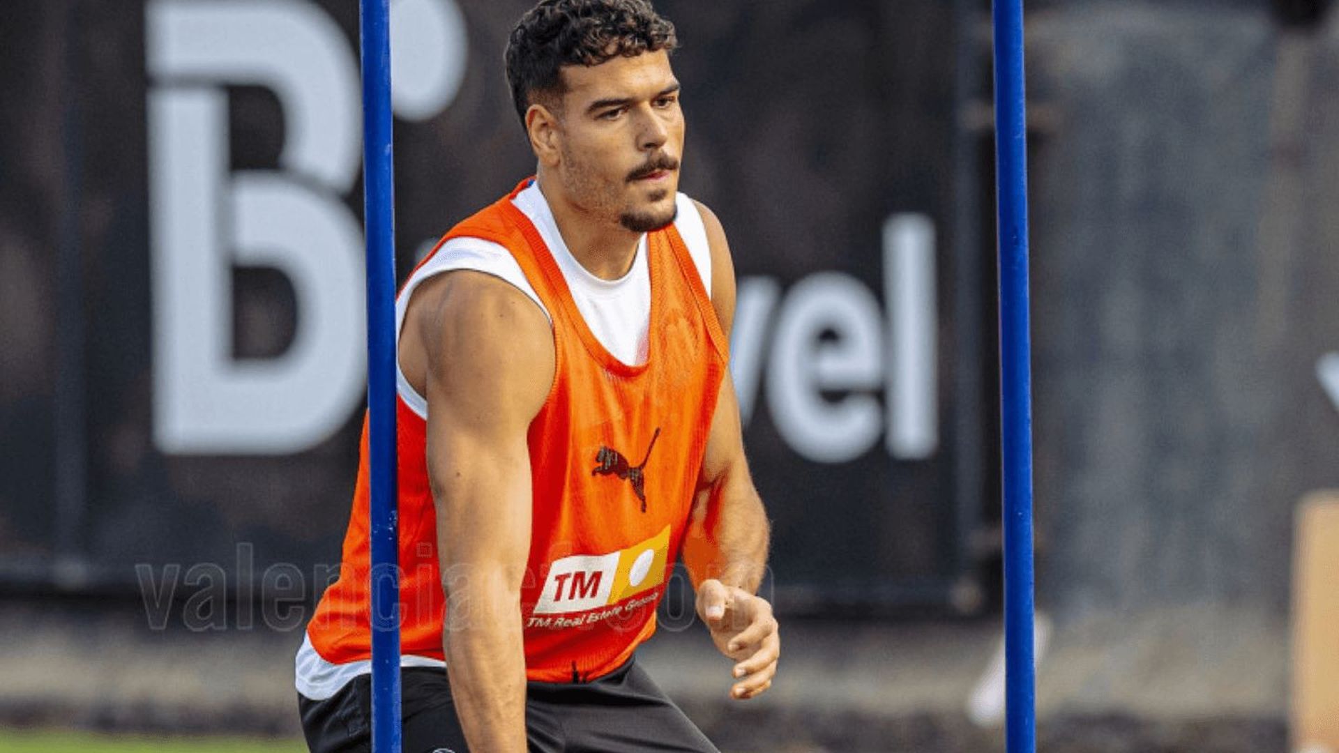 ugrinic_entrenando_foto_valencia_cf.png ugrinic_entrenando_foto_valencia_cf.png