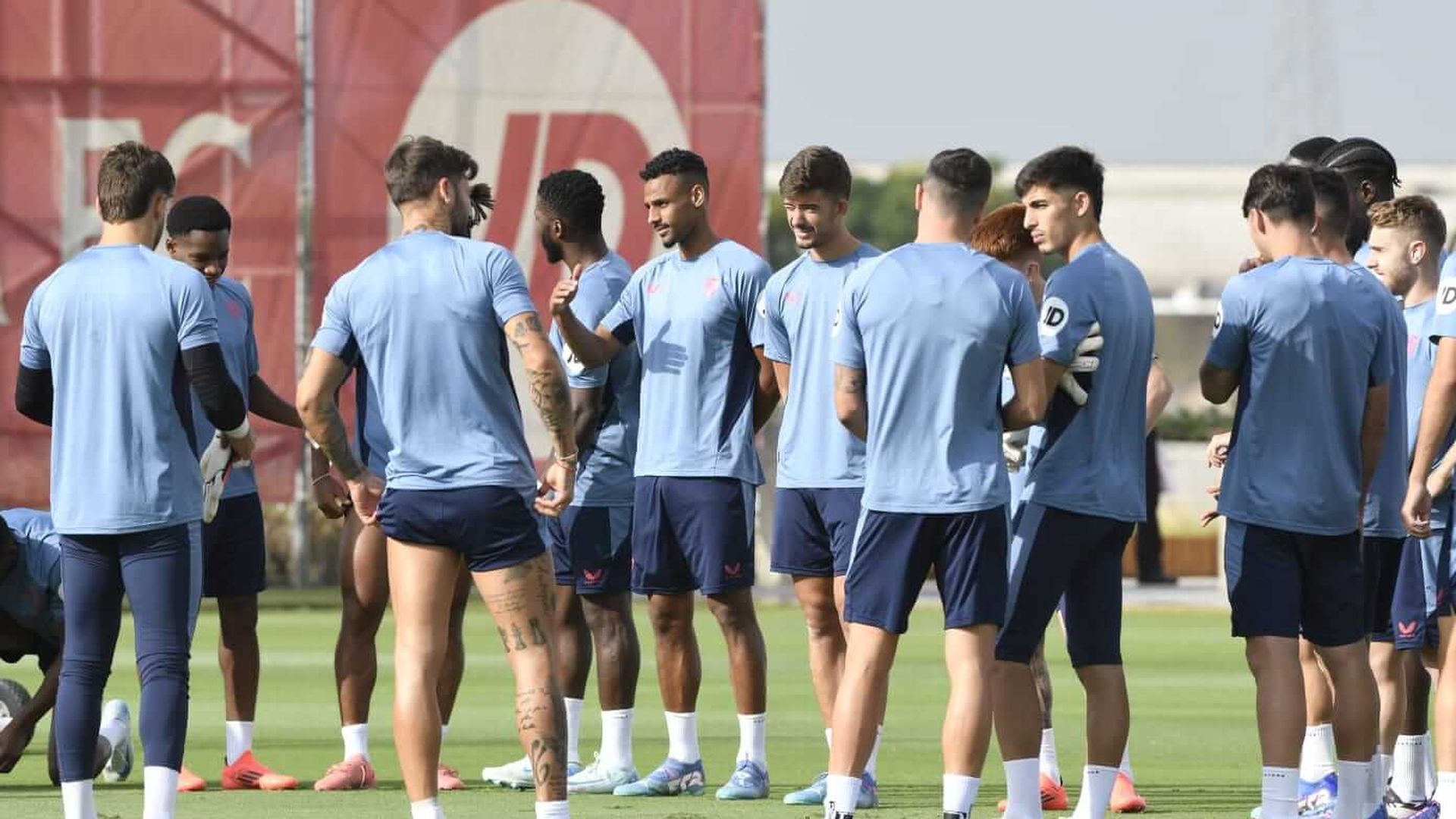 ultima_sesion_del_sevilla_antes_del_partido_ante_el_alaves_001.jpeg ultima_sesion_del_sevilla_antes_del_partido_ante_el_alaves_001.jpeg