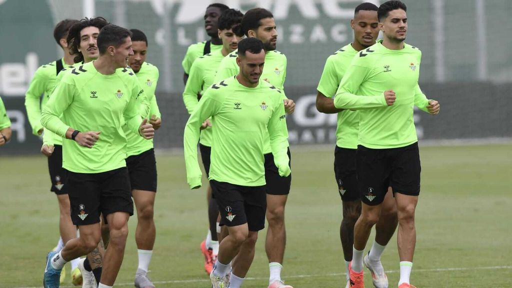 Último entrenamiento del Betis antes de visitar a Osasuna