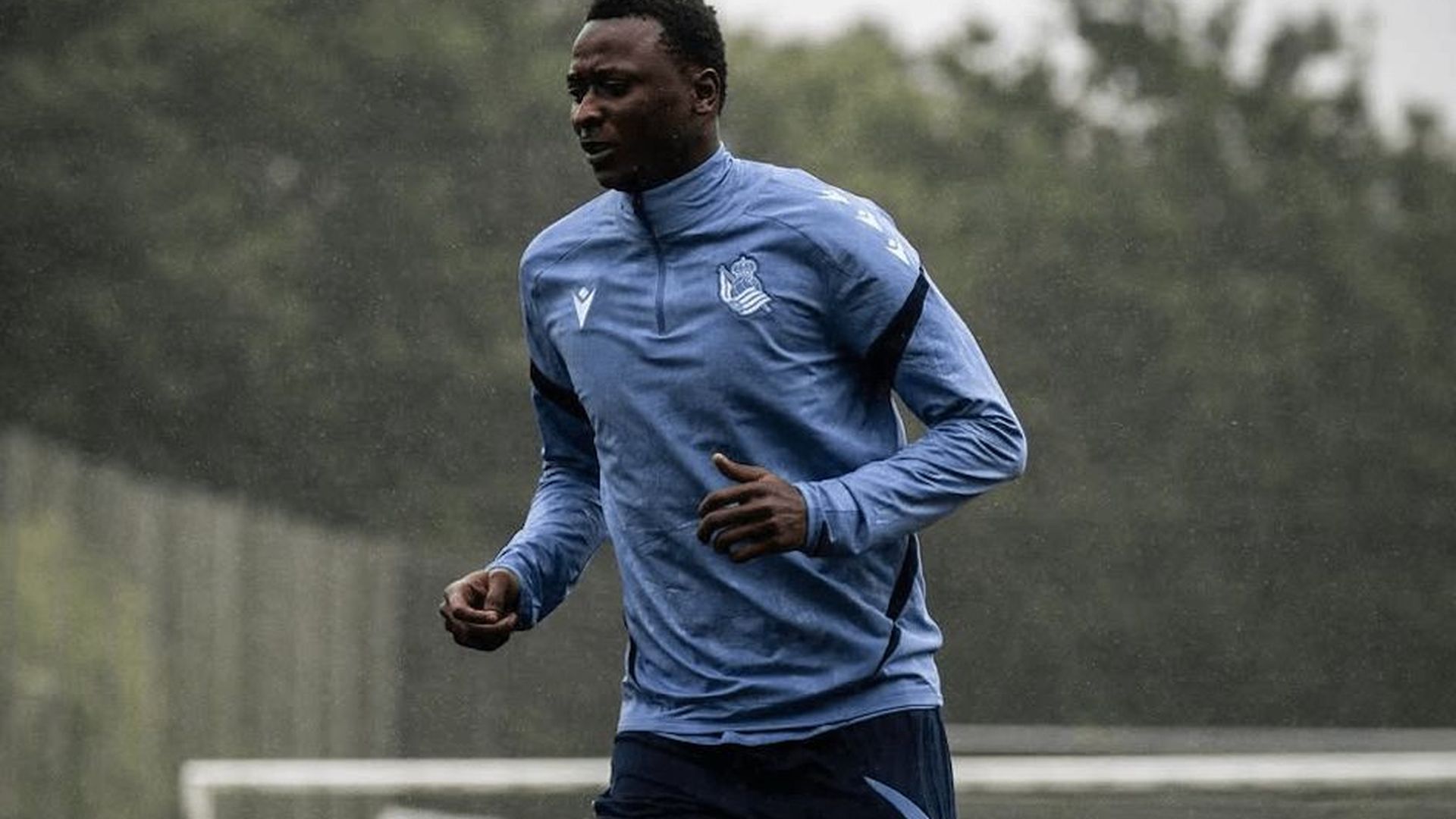 umar_sadiq_ha_vuelto_a_zubieta_con_la_real_001.png umar_sadiq_ha_vuelto_a_zubieta_con_la_real_001.png