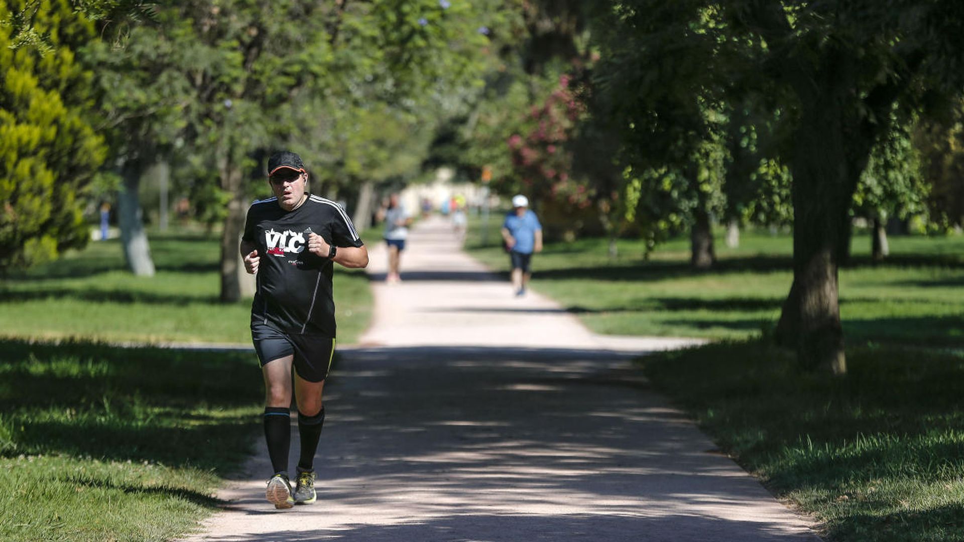 un_corredor_hace_deporte_en_el_rio_foto_efe.jpg un_corredor_hace_deporte_en_el_rio_foto_efe.jpg