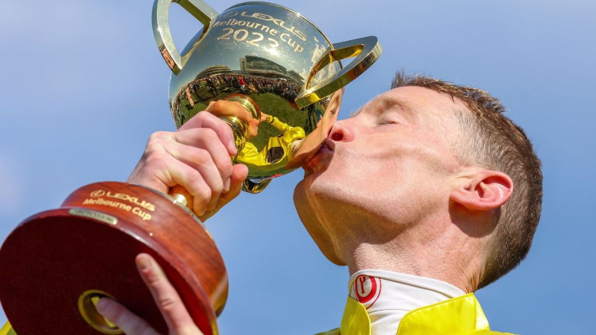 un_hombre_sin_hogar_apuesta_3_libras_en_la_copa_melbourne_y_gana_una_casa_algo_debe_es.jpg un_hombre_sin_hogar_apuesta_3_libras_en_la_copa_melbourne_y_gana_una_casa_algo_debe_es.jpg