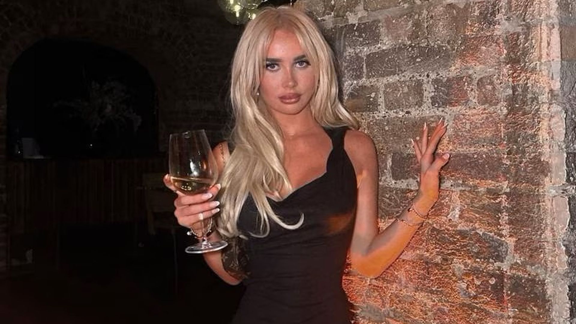 una_modelo_acusada_de_acosar_a_tres_jugadores_del_chelsea_se_salva_de_la_carcel_pero_p.jpg una_modelo_acusada_de_acosar_a_tres_jugadores_del_chelsea_se_salva_de_la_carcel_pero_p.jpg