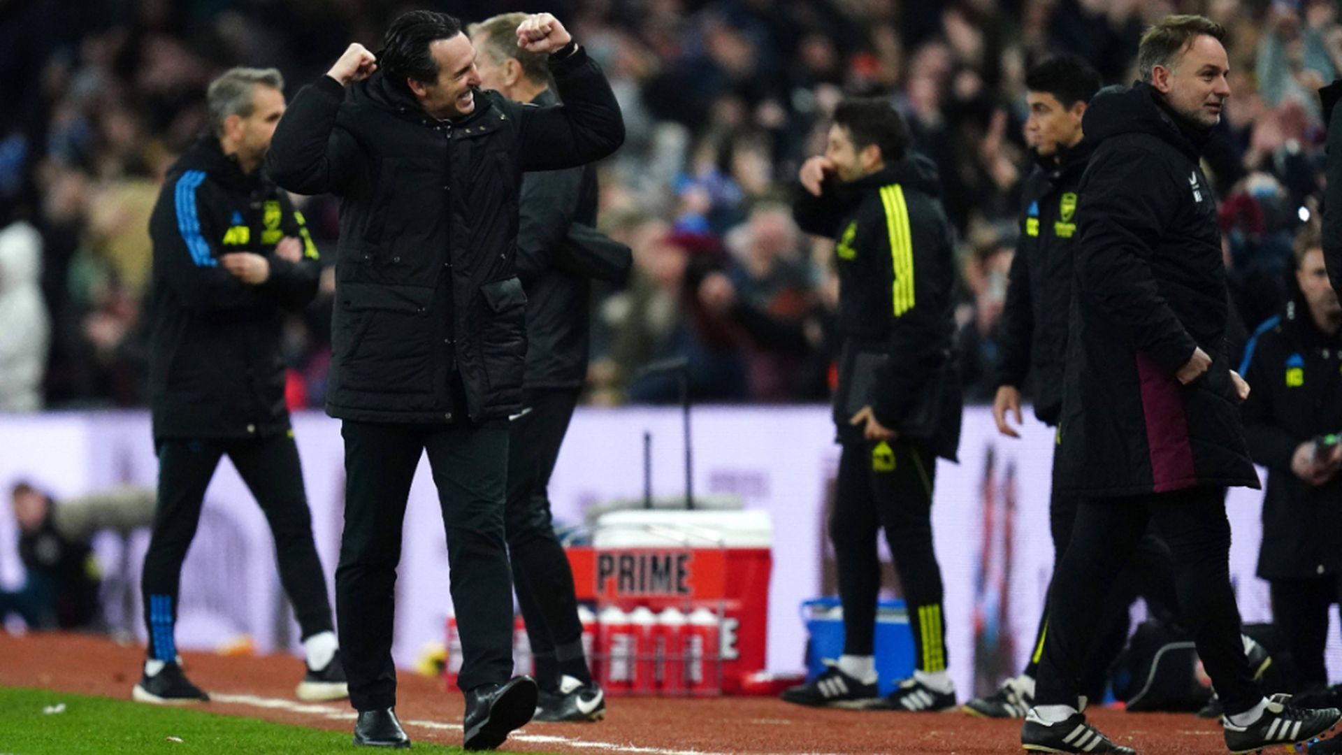 unai_emery_celebrando_el_triunfo_contra_el_arsenal_cordon_press_001.jpg