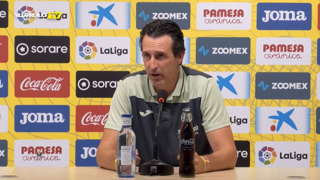 Unai Emery habla de Cavani