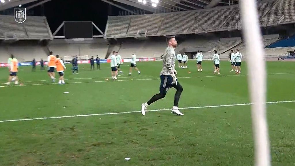 El recital de paradas de Unai Simón, Robert y De Gea en el entrenamiento previo al decisivo partido ante Grecia