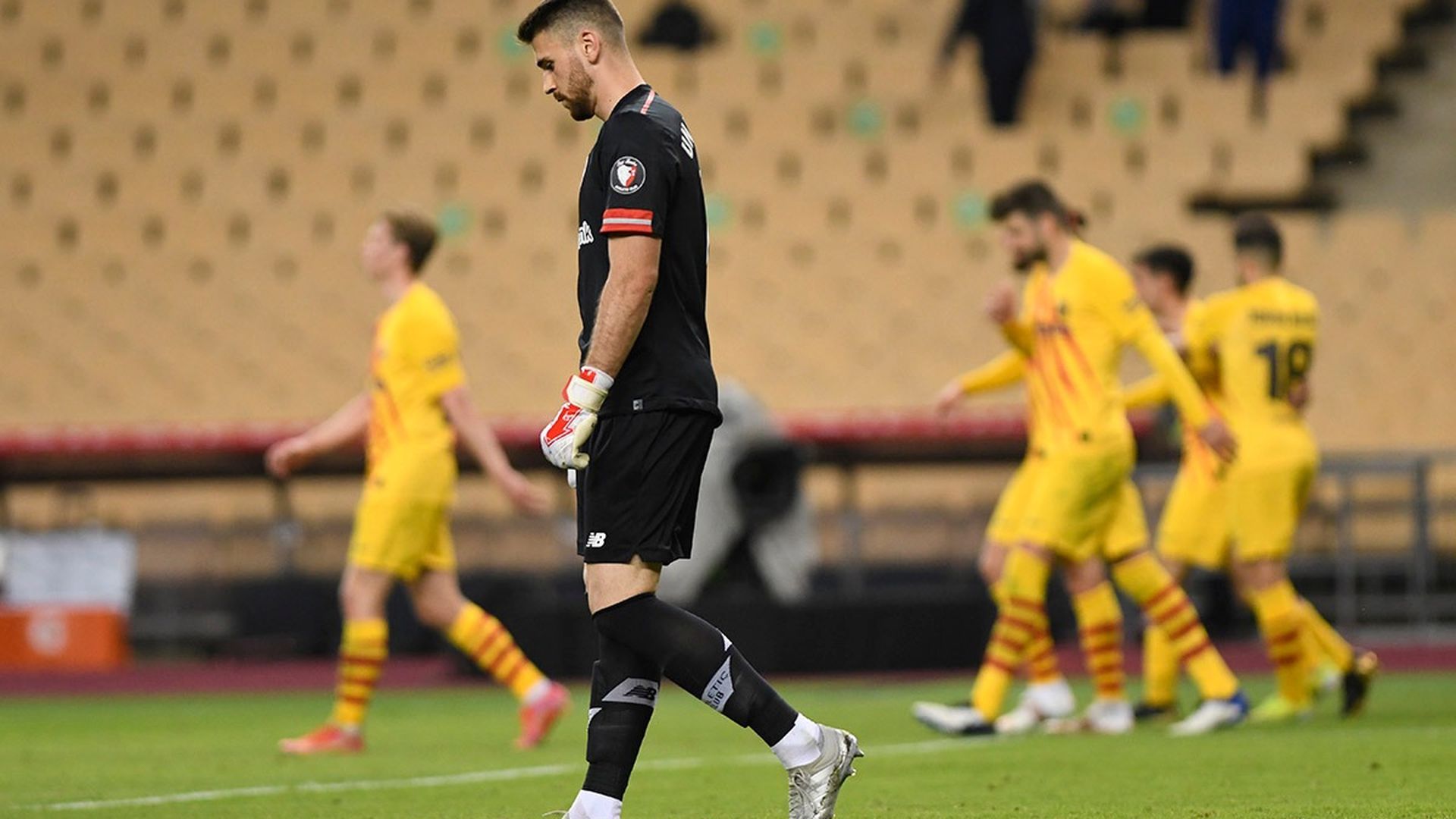 unai_simon_mira_hacia_abajo_tras_encajar_un_gol_ante_el_barca_001.jpeg unai_simon_mira_hacia_abajo_tras_encajar_un_gol_ante_el_barca_001.jpeg