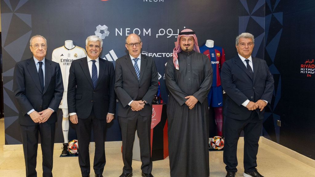 Final Supercopa de España Real Madrid-Barcelona: Acto protocolario en el palco con Florentino y Laporta