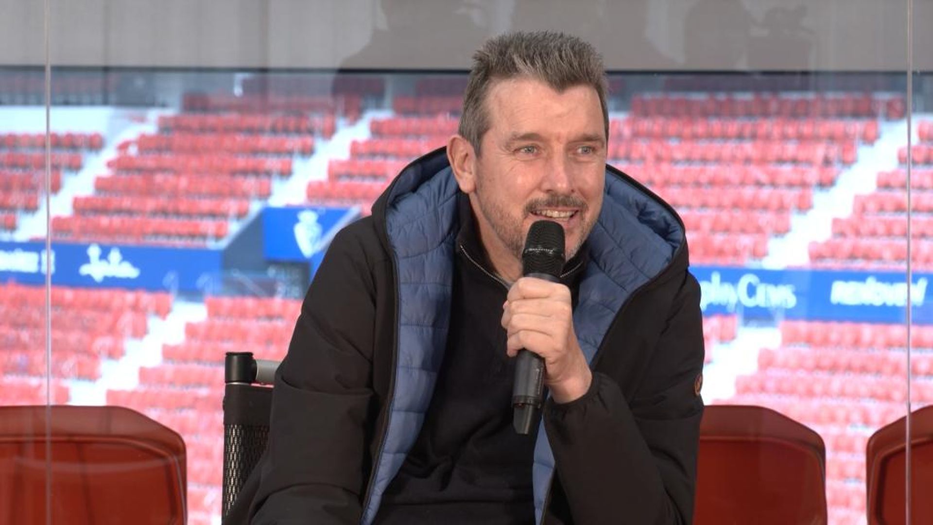 unzue_en_la_fiesta_osasunista_001.jpg unzue_en_la_fiesta_osasunista_001.jpg