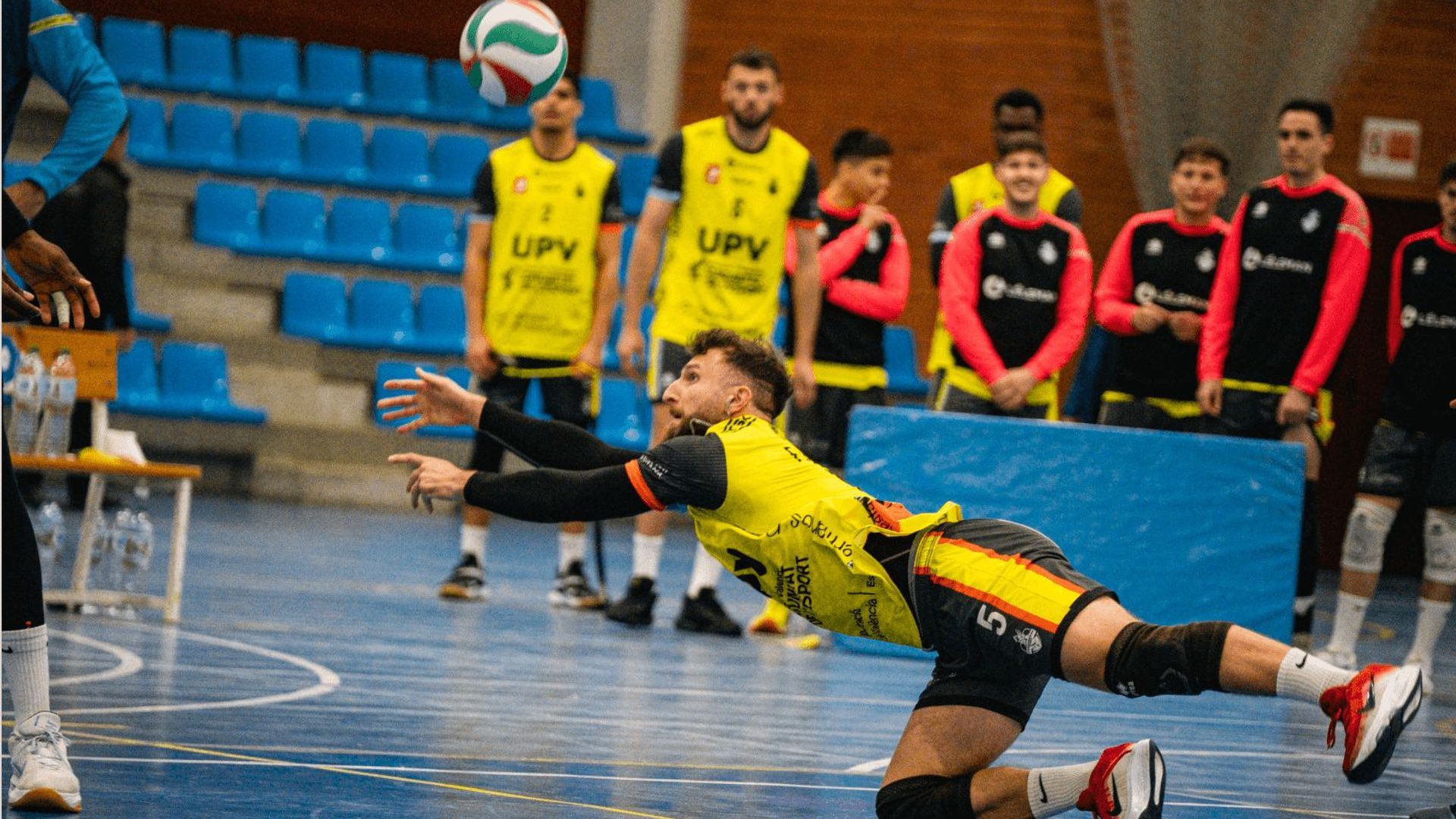 upv_leleman_conqueridor_mantiene_la_tercera_plaza_de_la_superliga_001.png upv_leleman_conqueridor_mantiene_la_tercera_plaza_de_la_superliga_001.png