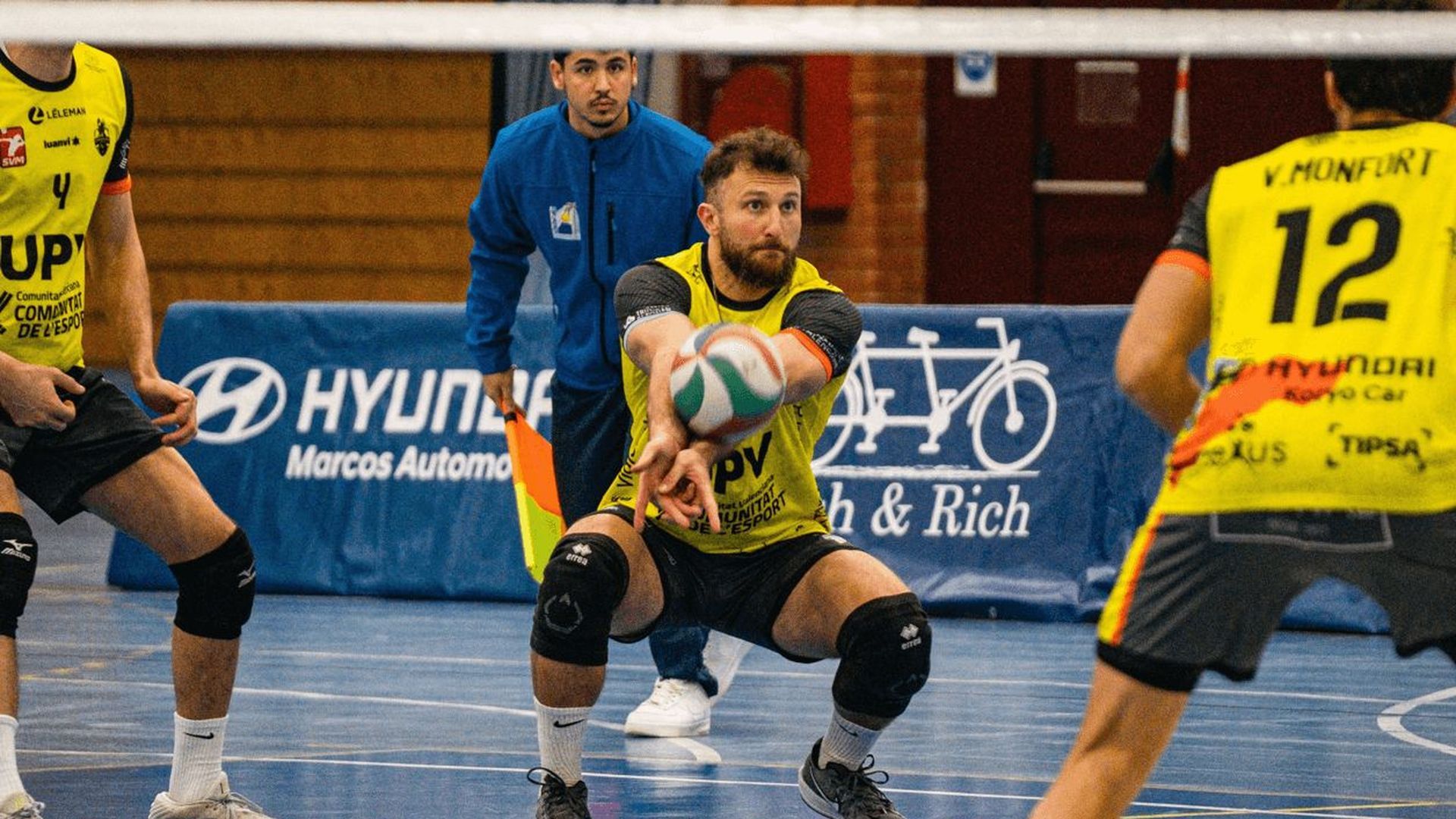 upv_leleman_conqueridor_recibe_al_colista_en_el_pabellon_de_la_upv_001.png upv_leleman_conqueridor_recibe_al_colista_en_el_pabellon_de_la_upv_001.png