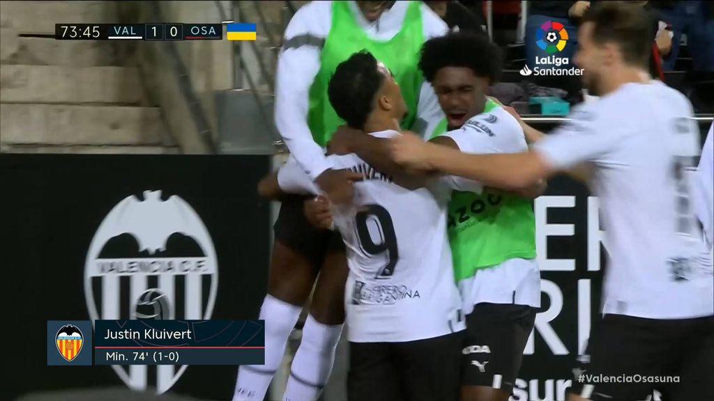 Valencia 1-0 Osasuna: Gol de Kluivert