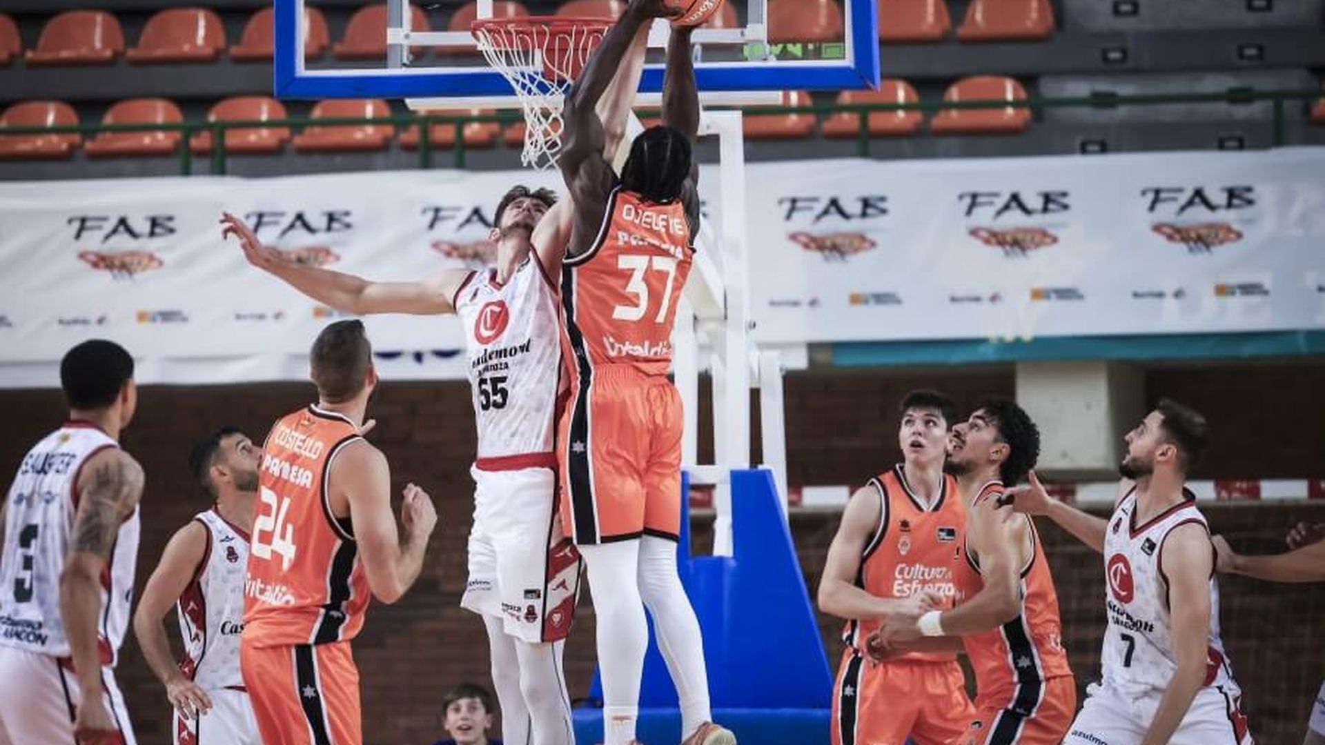 valencia_basket_001.jpg valencia_basket_001.jpg