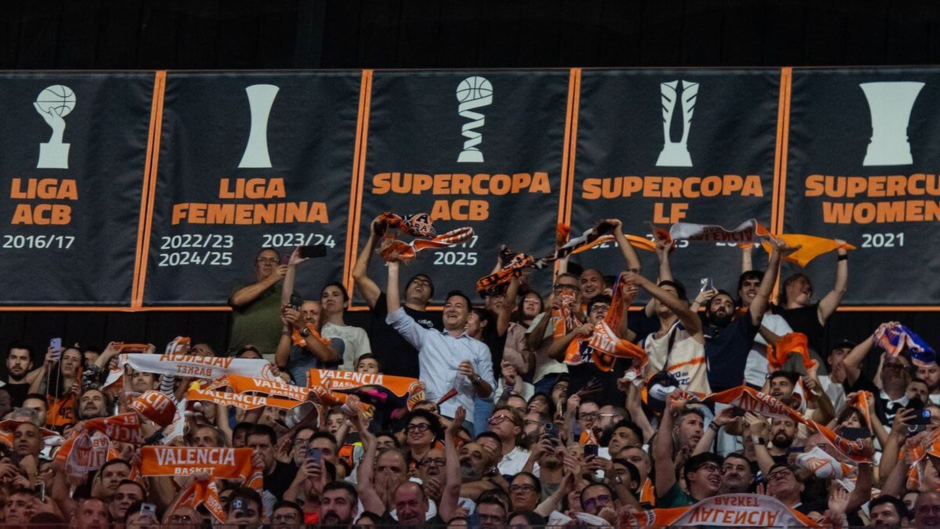 valencia_basket_abre_la_liga_endesa_recibiendo_al_barca_en_el_roig_arena__002.jpeg valencia_basket_abre_la_liga_endesa_recibiendo_al_barca_en_el_roig_arena__002.jpeg