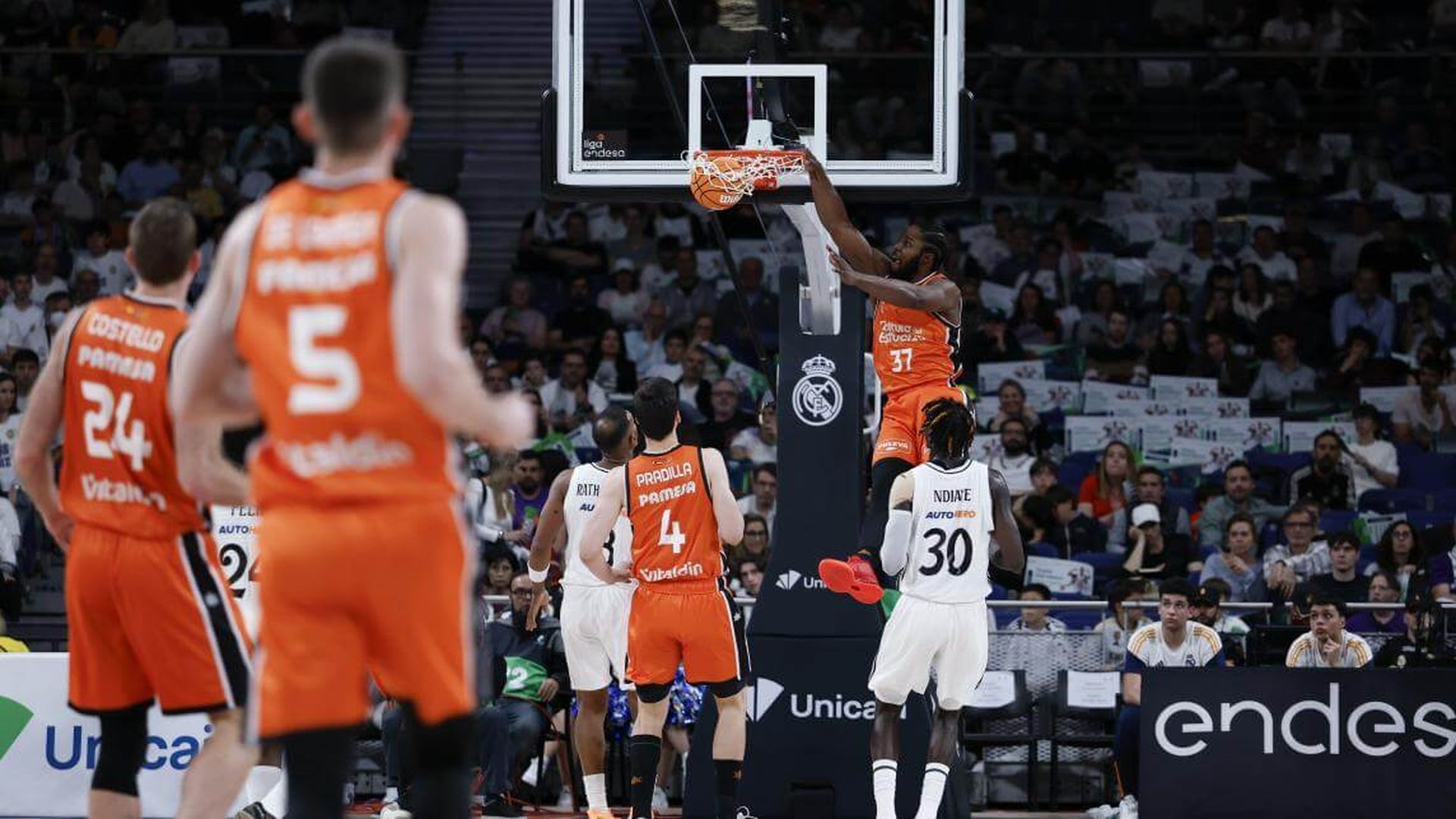 valencia_basket_abre_su_tercera_final_de_la_liga_endesa_en_la_pista_del_real_madrid_001.jpg valencia_basket_abre_su_tercera_final_de_la_liga_endesa_en_la_pista_del_real_madrid_001.jpg