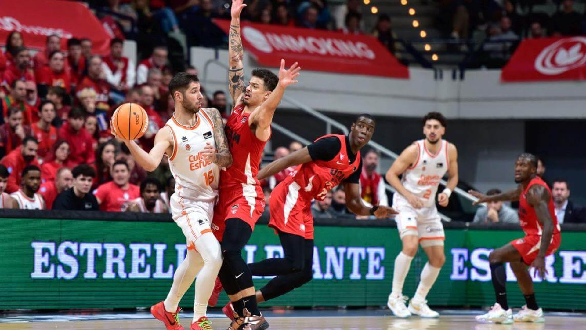 valencia_basket_abre_un_duro_sprint_final_de_la_liga_endesa_recibiendo_al_ucam_murcia.jpg valencia_basket_abre_un_duro_sprint_final_de_la_liga_endesa_recibiendo_al_ucam_murcia.jpg