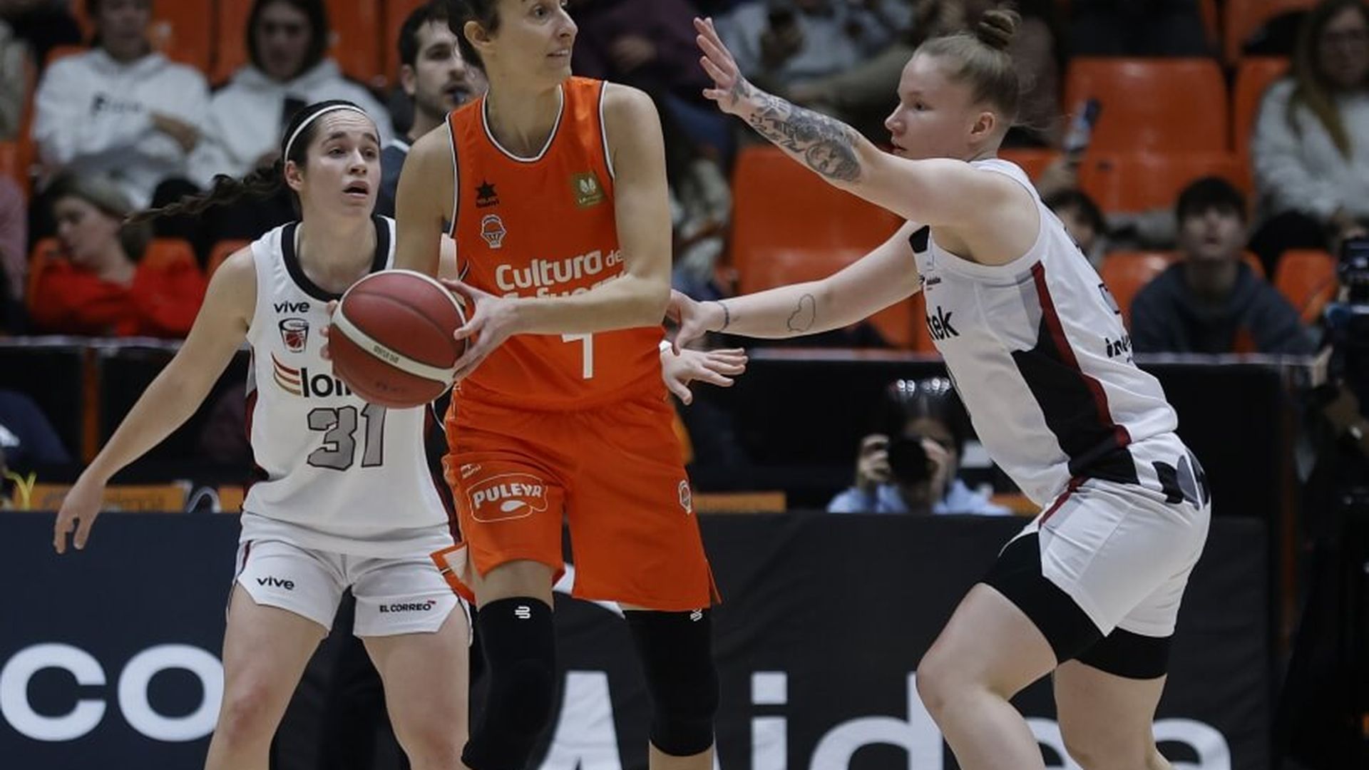 valencia_basket_cierra_la_primera_vuelta_de_la_lf_endesa_ante_lointek_gernika_001.jpg