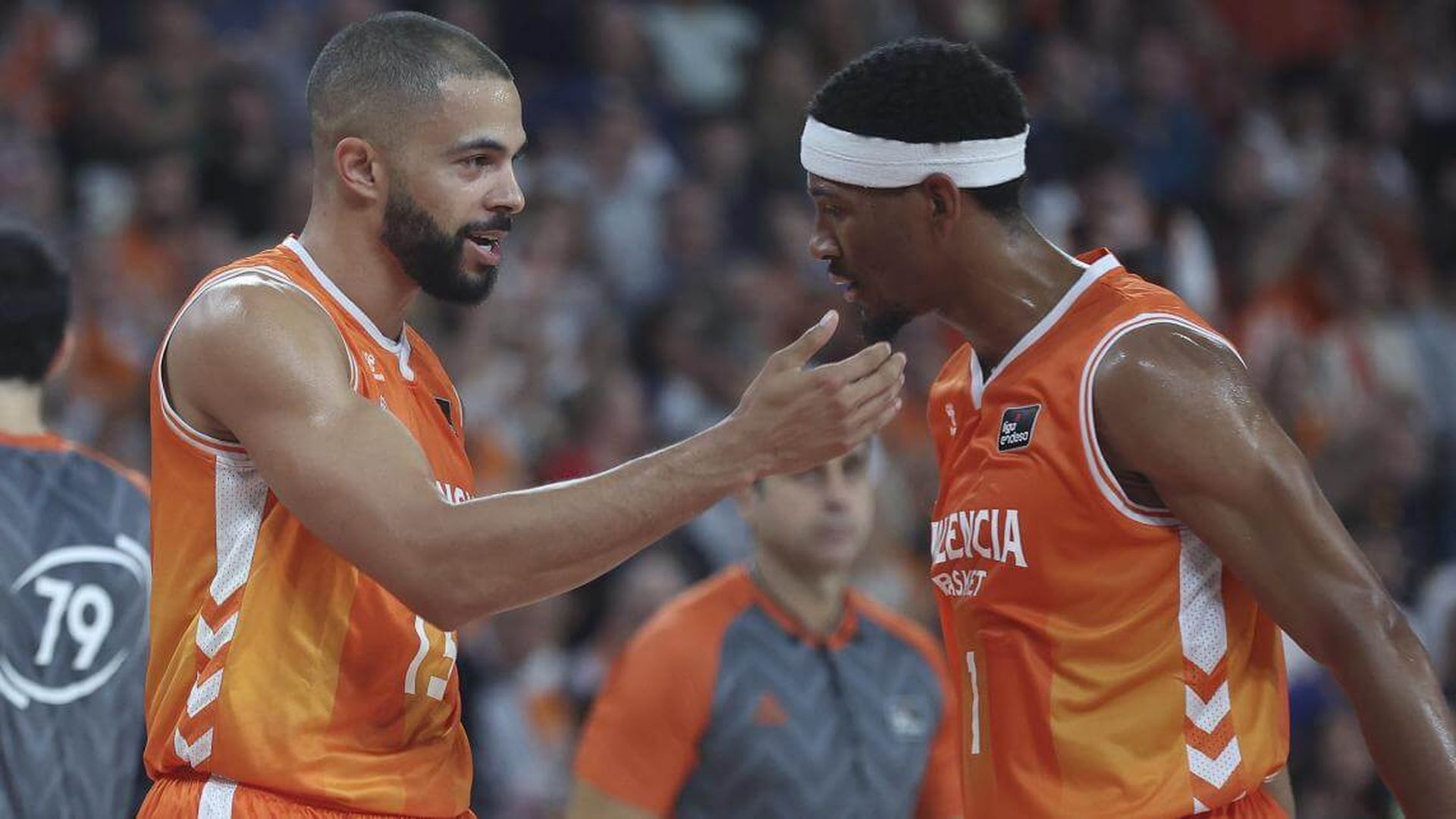 valencia_basket_cierra_su_dura_semana_de_tres_partidos_en_la_cancha_del_hiopos_lleida_001.jpg