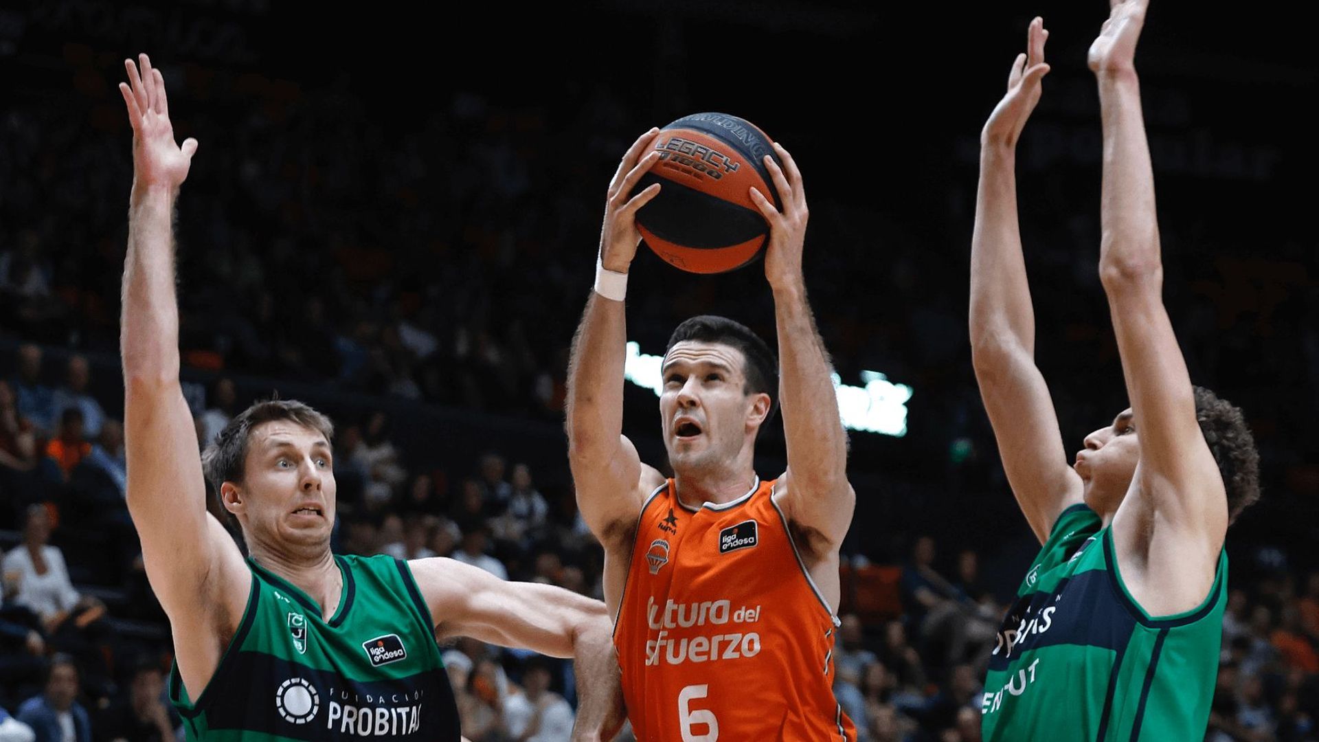 valencia_basket_consigue_el_playoff_con_un_triunfo_ante_el_joventut_badalona_83_76_001.png valencia_basket_consigue_el_playoff_con_un_triunfo_ante_el_joventut_badalona_83_76_001.png