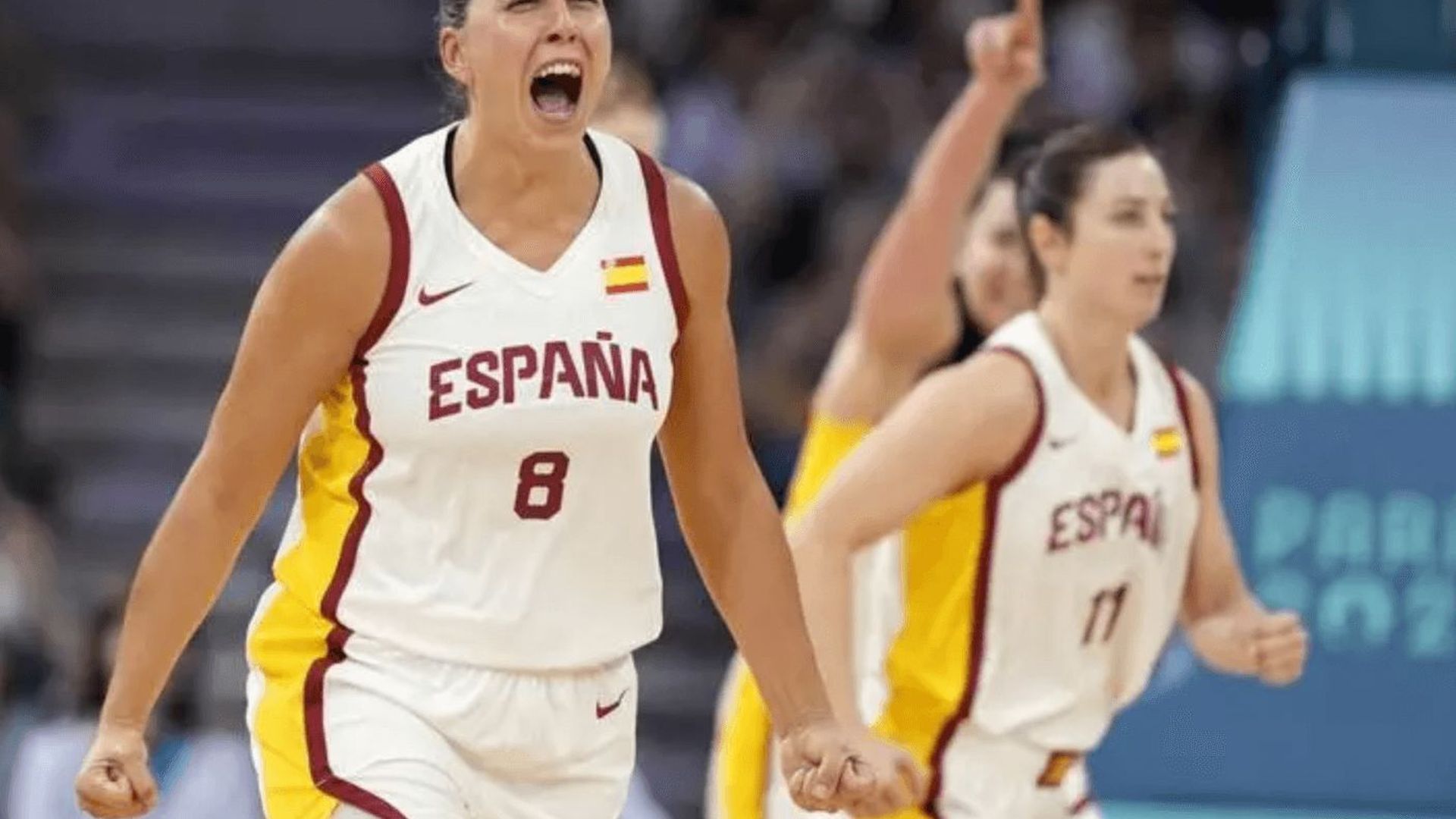 valencia_basket_firma_a_la_internacional_espanola_maria_araujo_002.png
