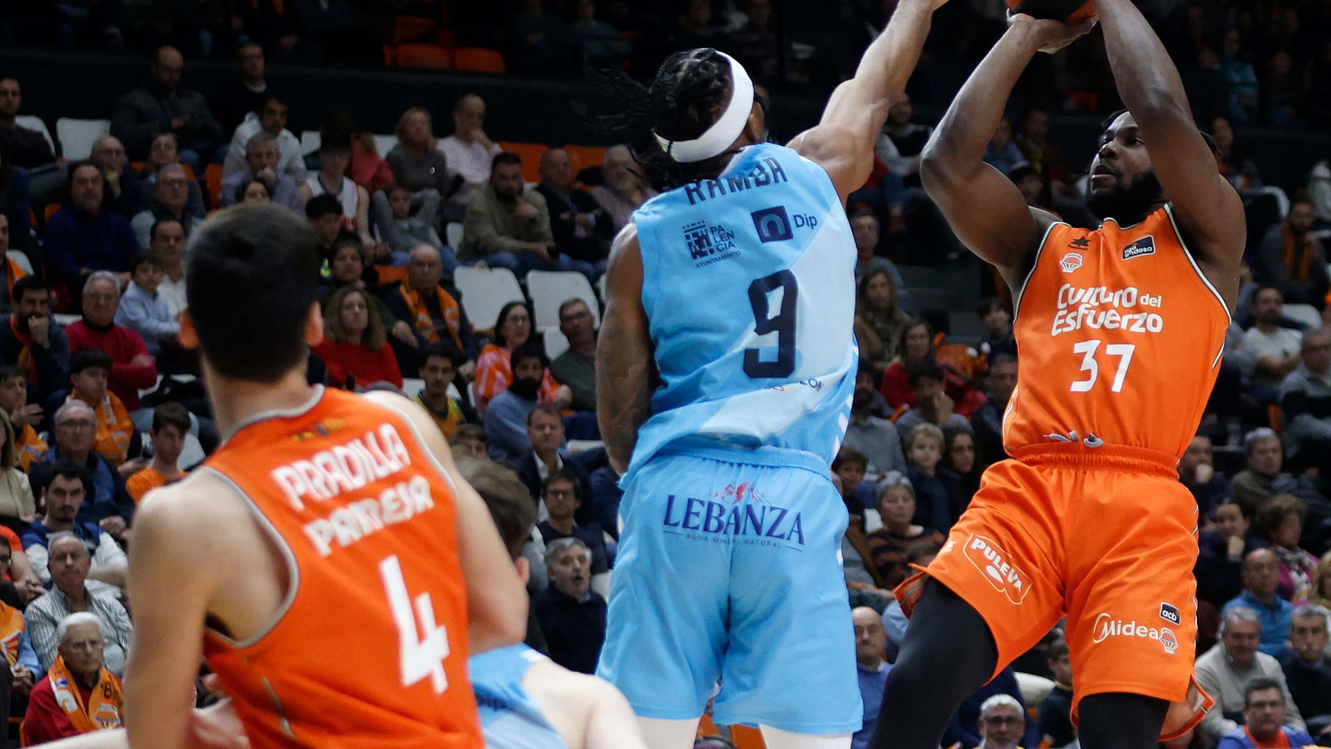 valencia_basket_gana_ante_zunder_palencia_en_su_regreso_a_la_fonteta_111_93_001.jpeg valencia_basket_gana_ante_zunder_palencia_en_su_regreso_a_la_fonteta_111_93_001.jpeg