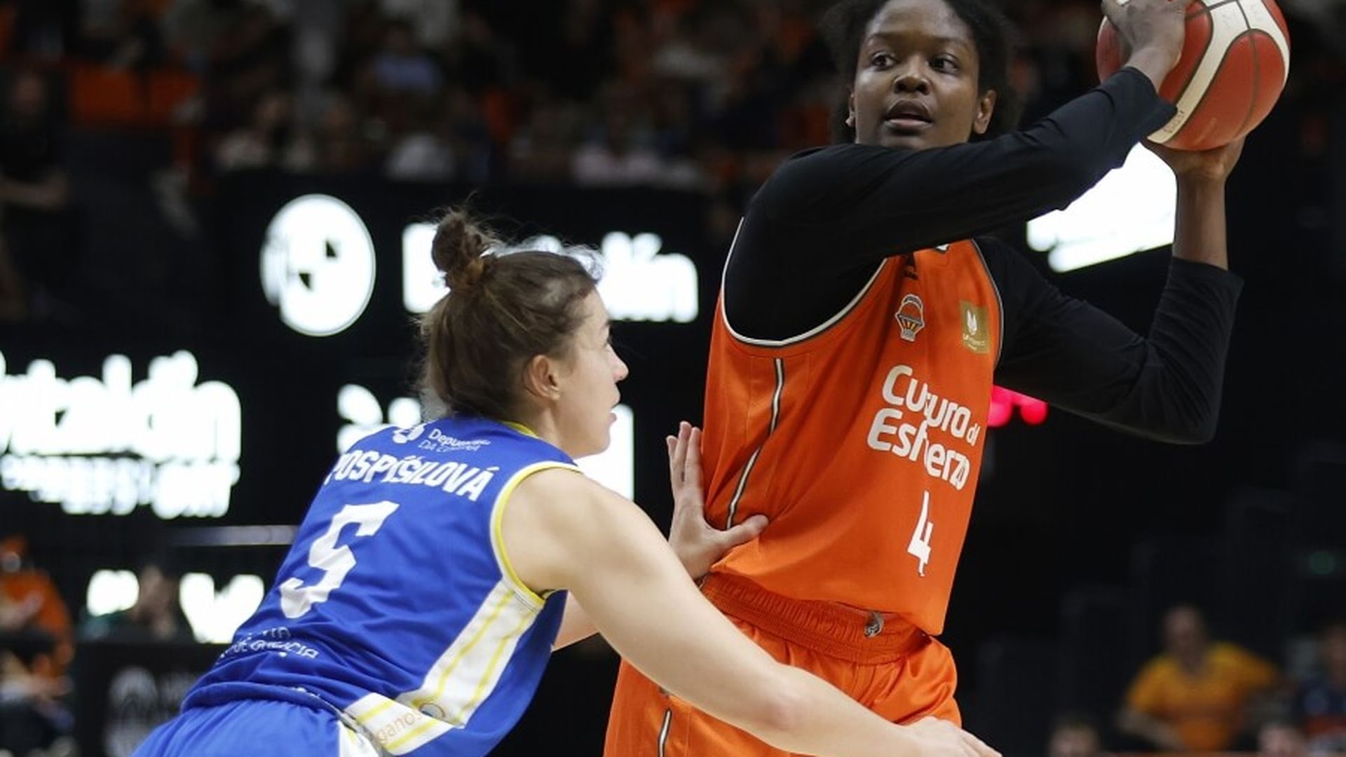 valencia_basket_gana_en_el_ultimo_partido_de_la_liga_regular_en_la_fonteta_.jpg