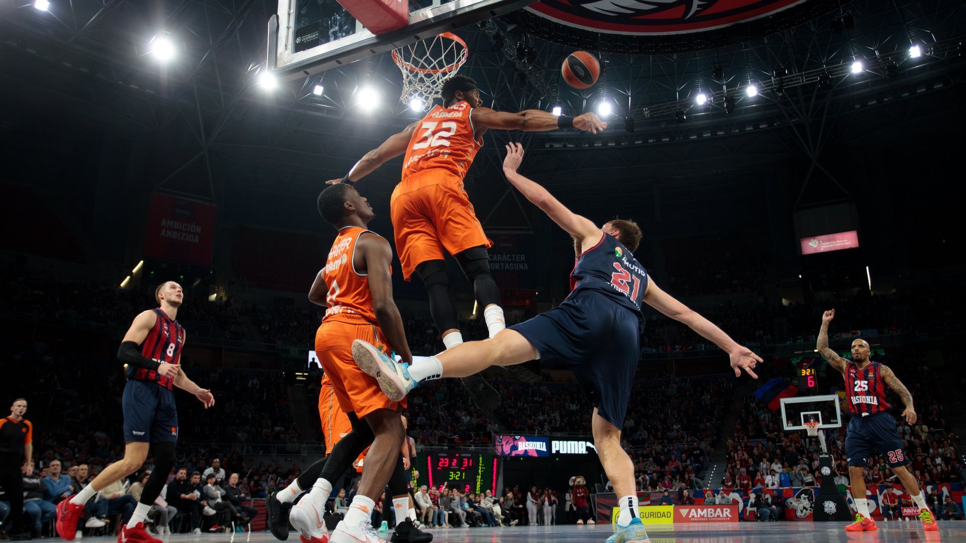 valencia_basket_gana_en_un_gran_partido_en_vitoria_62_77_001.jpeg valencia_basket_gana_en_un_gran_partido_en_vitoria_62_77_001.jpeg