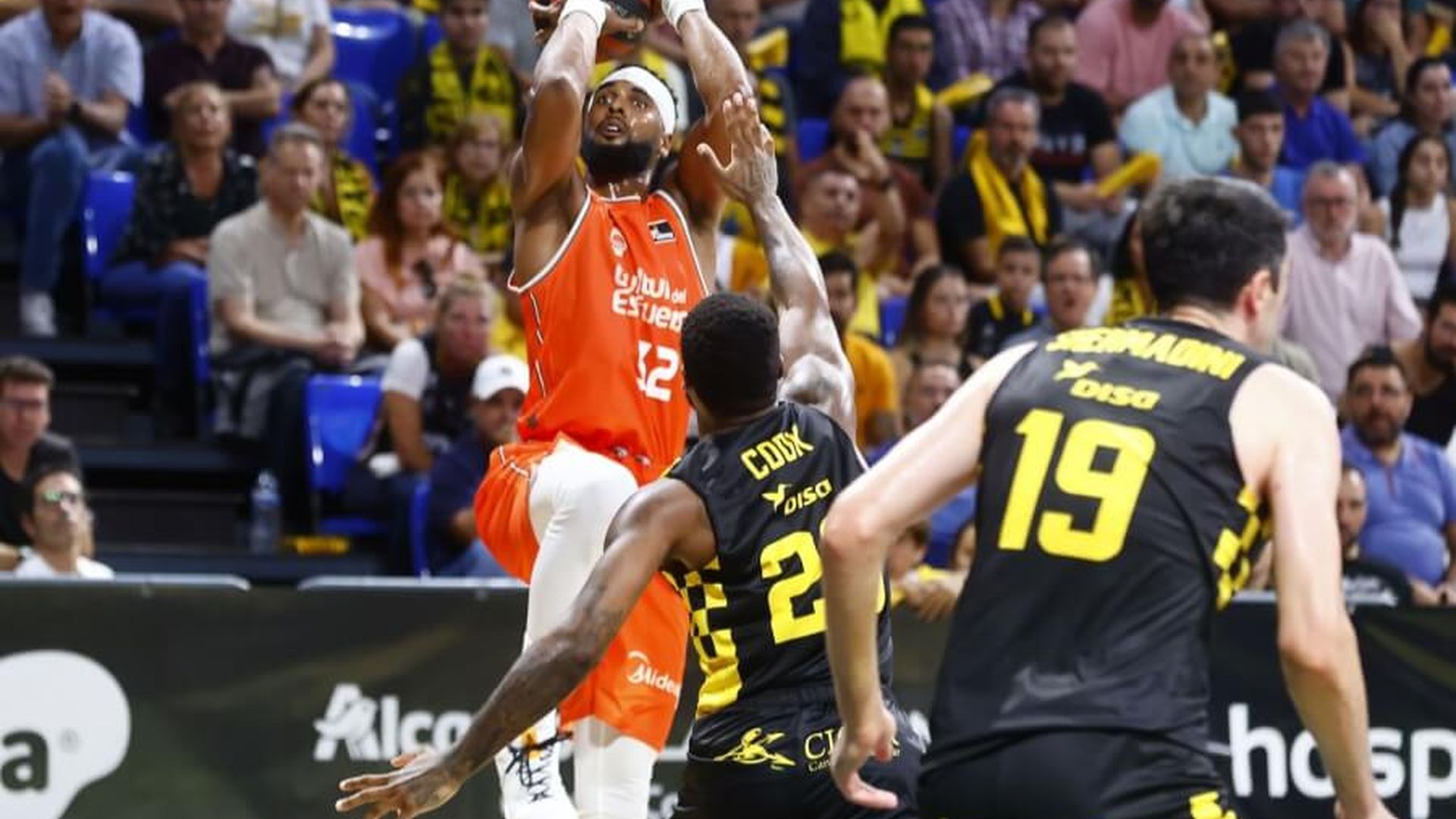 valencia_basket_mide_su_mejoria_ante_el_equipo_mas_en_forma_de_la_acb_lenovo_tenerife_001.jpg