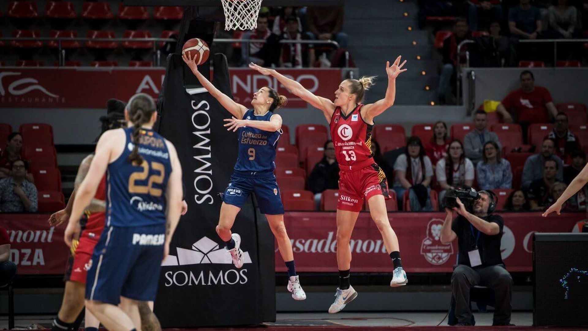 valencia_basket_noquea_a_zaragoza_en_la_ida_de_semifinales_001.jpeg valencia_basket_noquea_a_zaragoza_en_la_ida_de_semifinales_001.jpeg