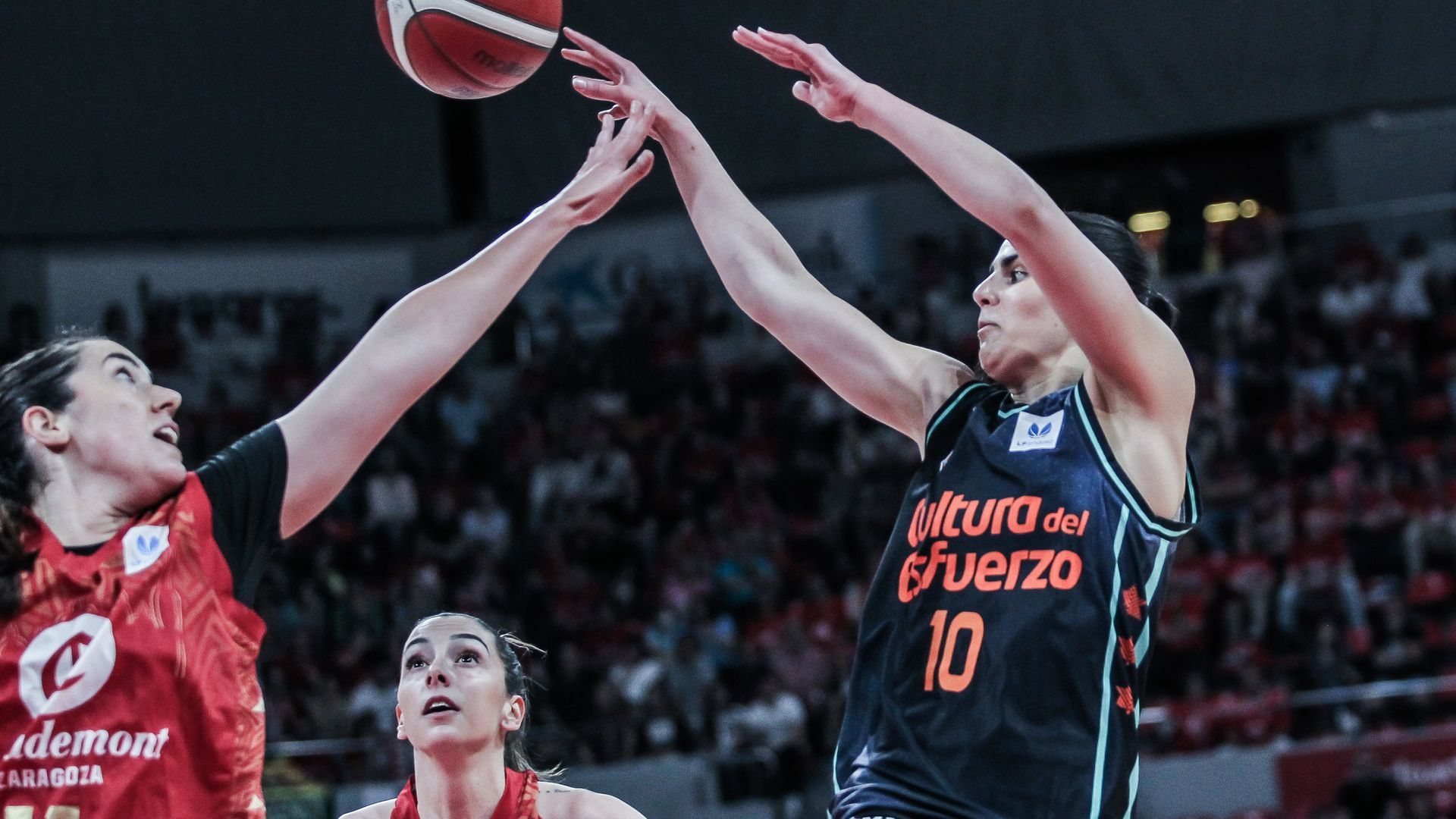 valencia_basket_pone_el_15_en_las_semifinales_ante_casademont_zaragoza_57_72.JPG